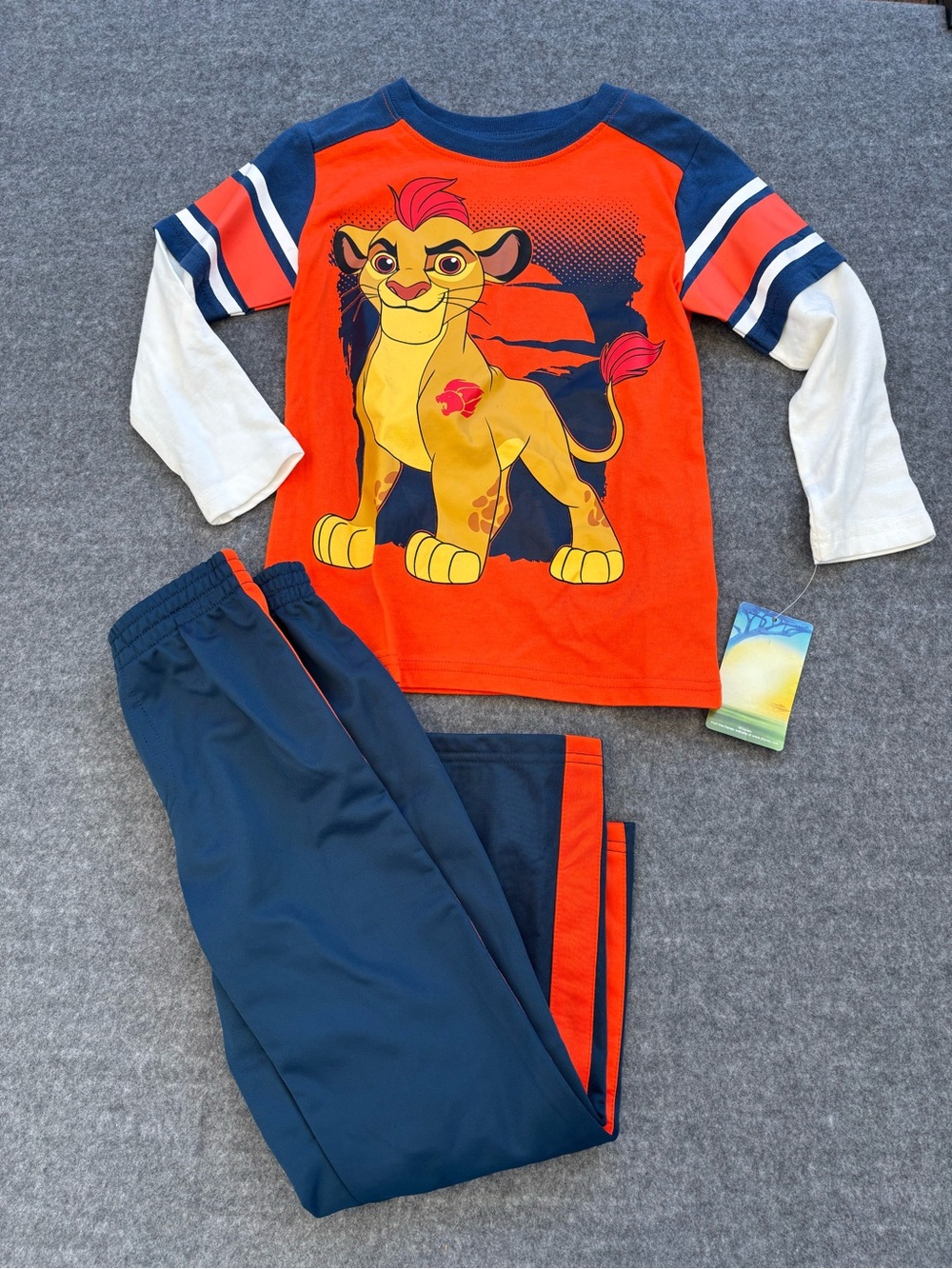 Disney The Lion King tracksuit NWT size 4T